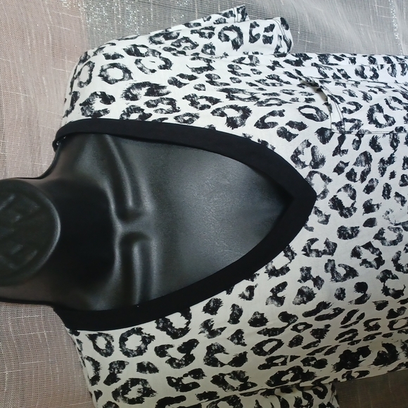 Happy Days Tee Shirt Dress, super soft, cream/black leopard print - Picture 2 of 7